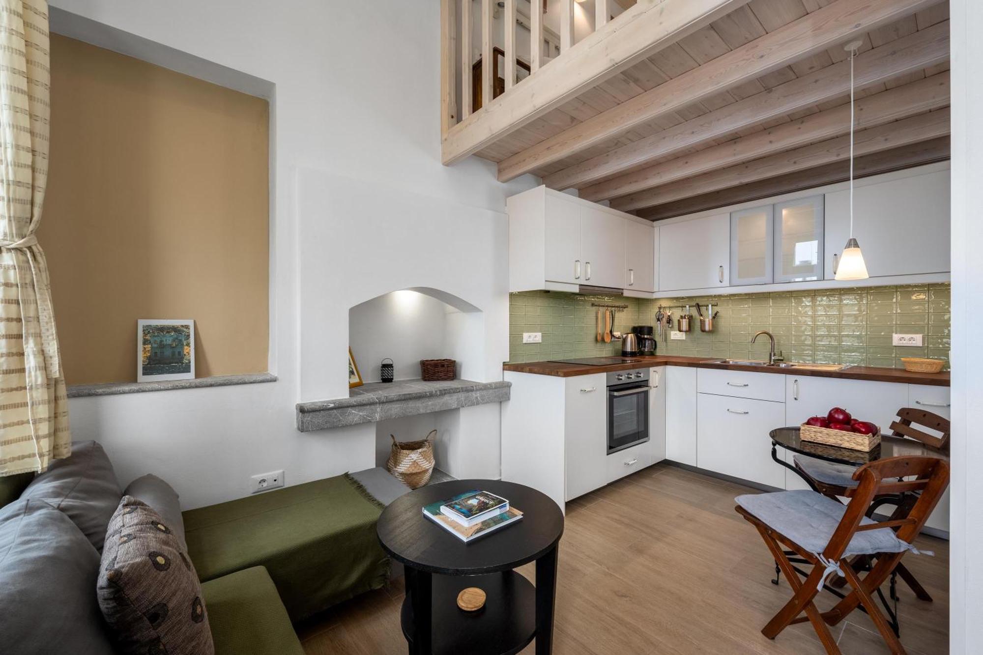 Over The Sea Apartments Đảo Sými Ngoại thất bức ảnh