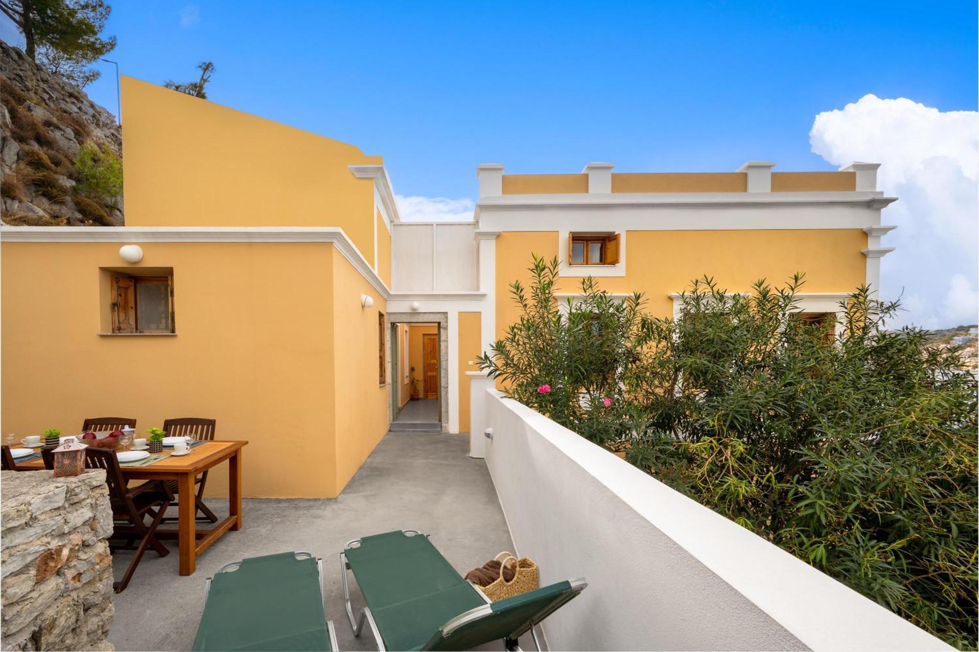 Over The Sea Apartments Đảo Sými Ngoại thất bức ảnh