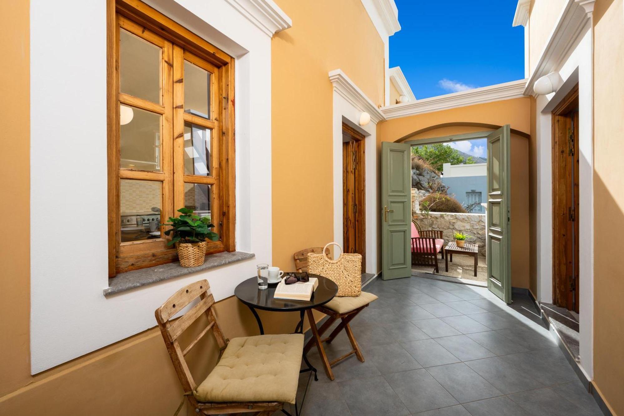Over The Sea Apartments Đảo Sými Ngoại thất bức ảnh